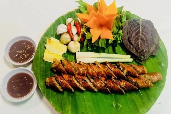 Thịt Nướng Và Dồi Sụn Nướng: Bộ Đôi Hoàn Hảo Của Ẩm Thực Đường Phố