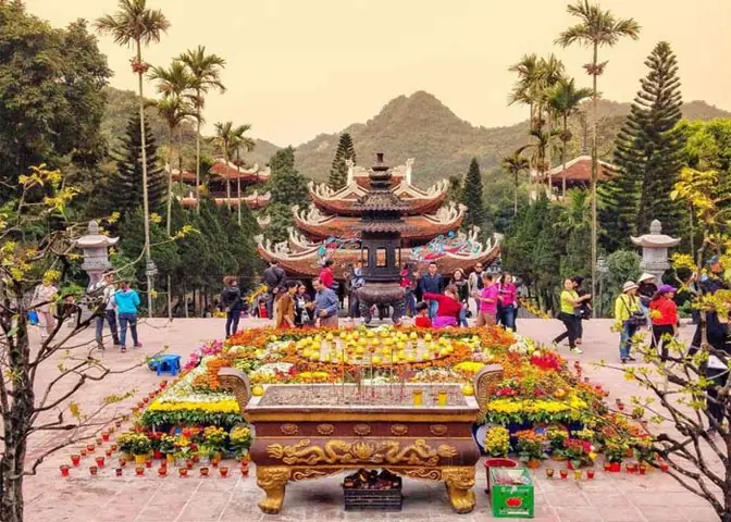 Giới Thiệu Về Lễ Hội Chùa Hương Đến Với Toàn Thể Du Khách