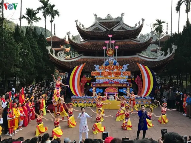 Truyền Thống Lễ Hội Chùa Hương
