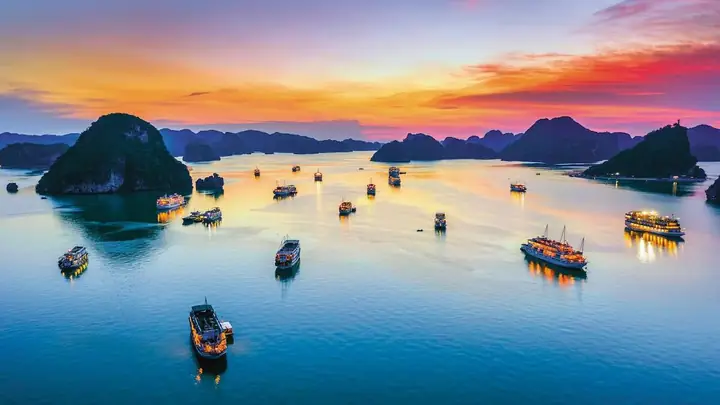 Vịnh Hạ Long - Vẻ Đẹp Kỳ Vĩ Làm Say Lòng Du Khách Muôn Phương ... Vịnh Hạ Long - Vẻ Đẹp Kỳ Vĩ Làm Say Lòng Du Khách Muôn Phương ...