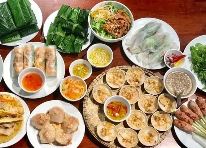 4, O Thủy – Quán Bánh Nậm Ở Trung Tâm Thành Phố Huế