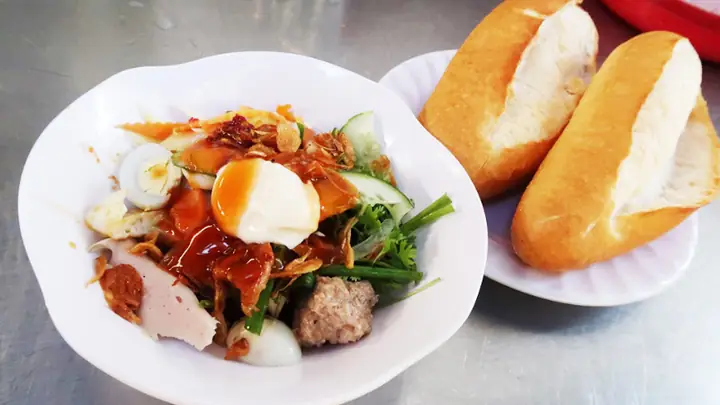 Top 3 Quán Bánh Mì Chấm Nha Trang Cực Ngon