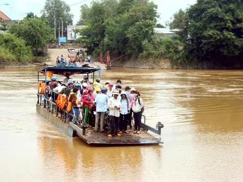 Ẩn Họa Những Chuyến Đò Ngang | Báo Sài Gòn Giải Phóng