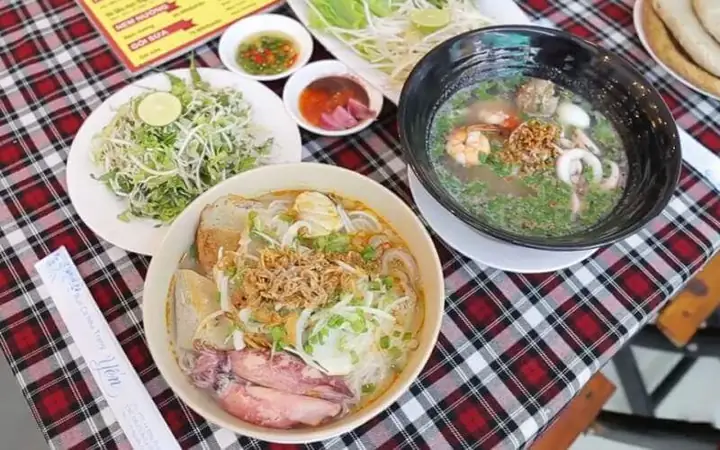 Nghệ Thuật Chế Biến Chả Cá Và Sứa Tươi Giòn