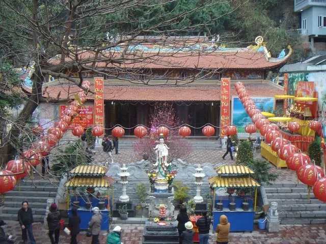 Lễ Hội Chùa Long Tiên