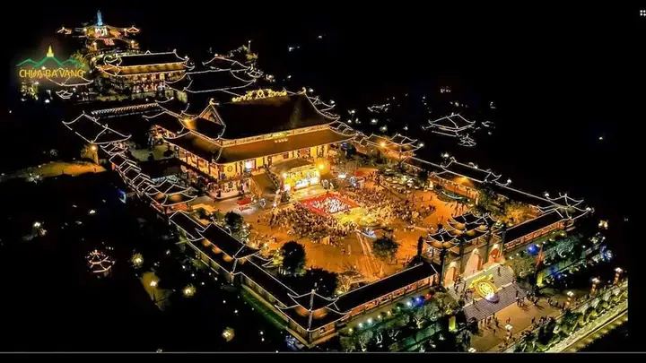 Lễ Hội Chùa Ba Vàng