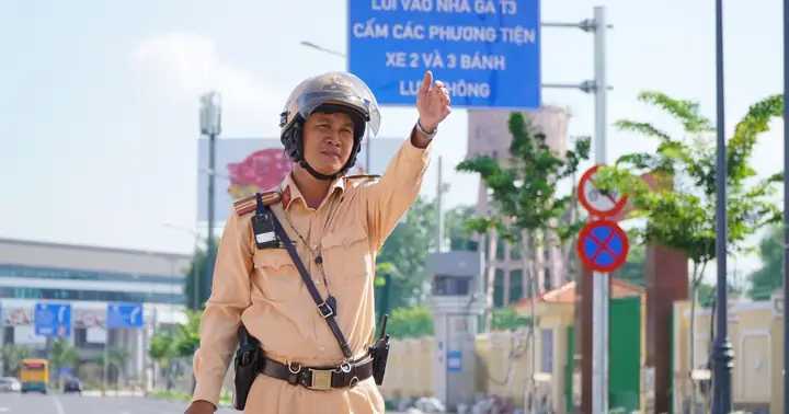 Ô Tô, Xe Máy Đi Vào Nhà Ga T3 Sân Bay Tân Sơn Nhất Thế Nào? Ô Tô, Xe Máy Đi Vào Nhà Ga T3 Sân Bay Tân Sơn Nhất Thế Nào?