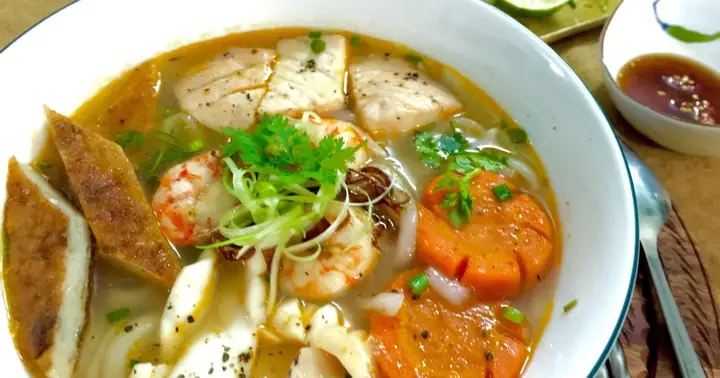 Cách Làm Món Bánh Canh Hải Sản Miền Trung Của Nữ Gốm Nhật ...
