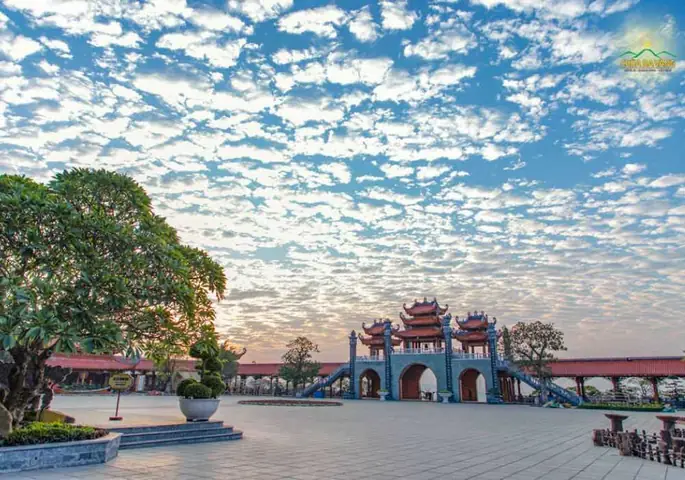 Lịch Sử Hình Thành Chùa Ba Vàng