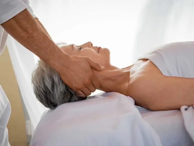 Liệu Trình Massage Phục Hồi Và Duy Trì Sức Khỏe Cho Người Già