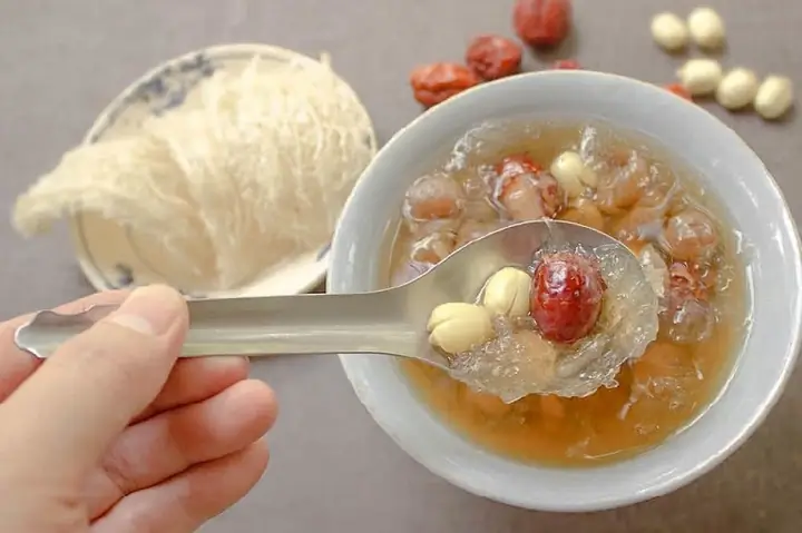 Tổ Yến – Món Quà Sinh Nhật Chất Lượng Cho Người Lớn Tuổi