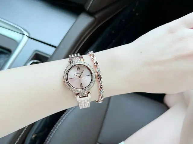 Combo Vòng Tay Và Đồng Hồ Combo Vòng Tay Và Đồng Hồ