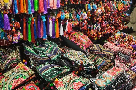 Quà Lưu Niệm Hà Nội: 11 Món Quà Đáng Mua Khi Du Lịch Thủ Đô