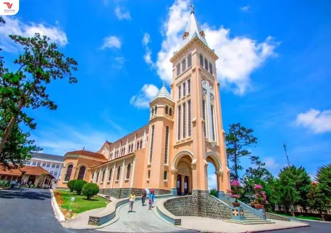 Kiến Trúc Độc Đáo, Mang Đậm Dấu Ấn Pháp