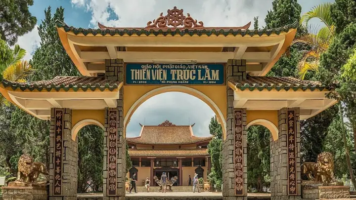 Thiền Viện Trúc Lâm – Chốn Thiền Tịnh Giữa Thiên Nhiên