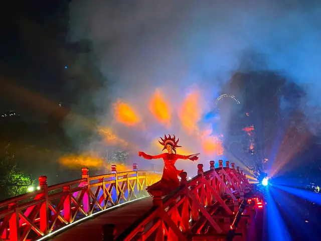Huyền Ảo Tour Đêm Tại Đền Ngọc Sơn Và Hồ Hoàn Kiếm Lần Đầu Ra Mắt Huyền Ảo Tour Đêm Tại Đền Ngọc Sơn Và Hồ Hoàn Kiếm Lần Đầu Ra Mắt