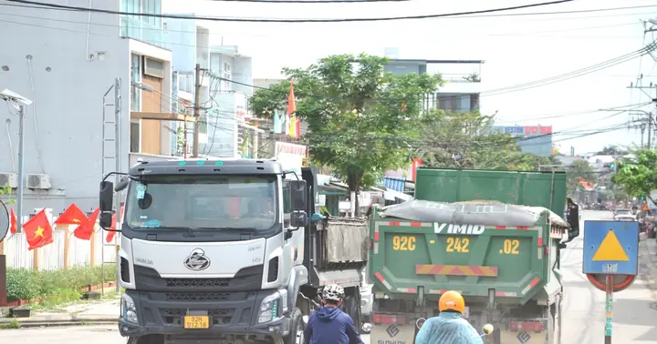 Tạm Dừng Phương Tiện Lưu Thông Qua Cầu Phong Thử Bắt Đầu ...