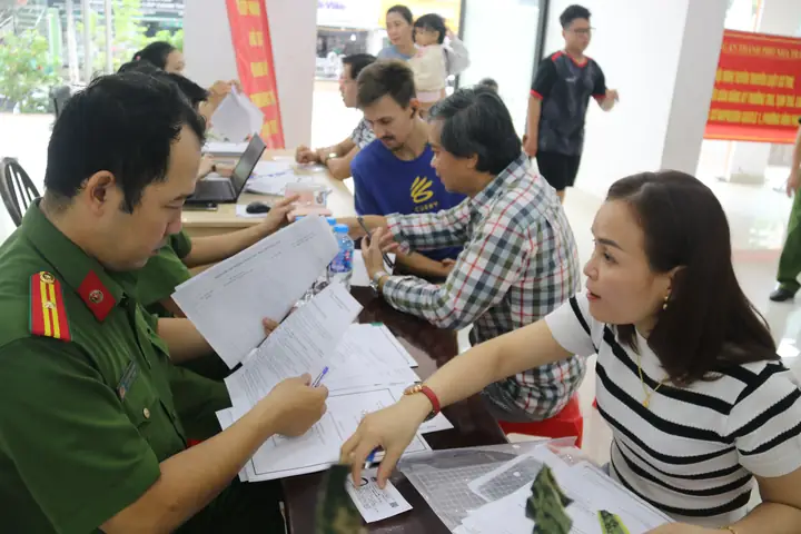 Người Dân Sinh Sống Tại Các Chung Cư Ở Nha Trang: Được Hướng ...