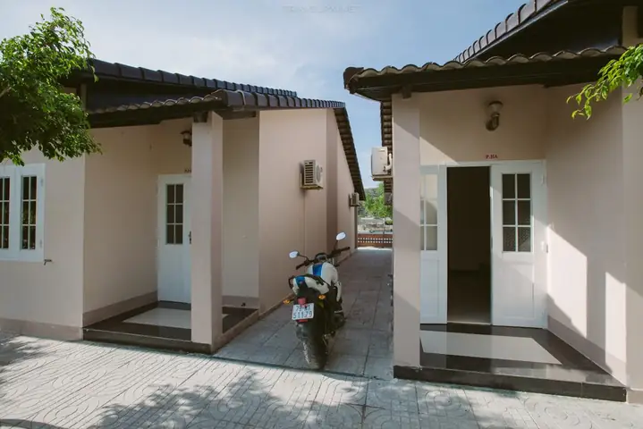 Nhã Nghá» Khã¡ch Sáº¡n Á» Vä©nh Hy