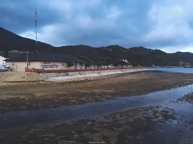 Nhã Nghá» Khã¡ch Sáº¡n Á» Vä©nh Hy