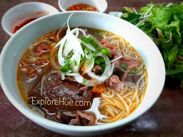Bún Bò Huế - Vietnamese Spicy Beef Noodle Soup In Hue Style ...