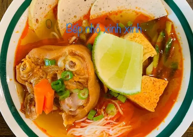Bún Riêu Giò Heo: Món Ăn Được Yêu Thích Mọi Thời Đại