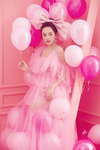 Tìm Hình Ảnh Hot Girl Chúc Mừng Sinh Nhật?