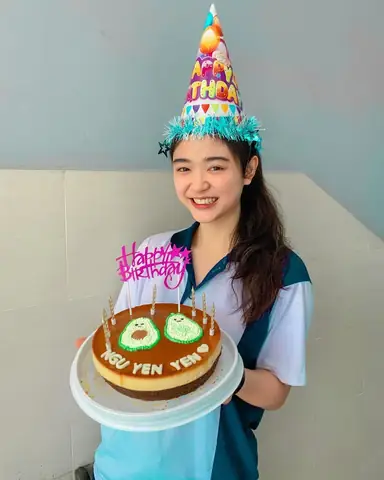 Tìm Hình Ảnh Hot Girl Chúc Mừng Sinh Nhật?