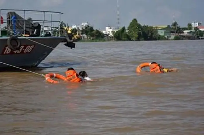 Kinh Nghiệm Giúp Bộ Đội Nhanh Biết Bơi Và Đúng Kỹ Thuật - Báo ...