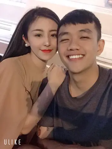Hot Girl Bánh Tráng Trộn Đà Lạt