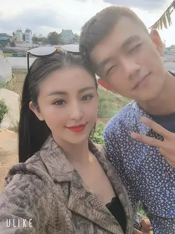 Hot Girl Bánh Tráng Trộn Đà Lạt
