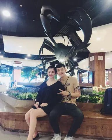 Sau Khi Chia Tay Chồng Cũ Do Bị "cắm Sừng", Hot Girl Bánh Tráng Trộn Lưu Hoài Bảo Chi Đã Công Khai Những Hình Ảnh Tình Tứ Bên Bạn Trai Mới.