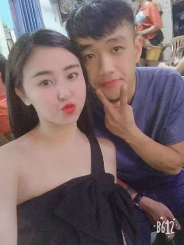 Hot Girl Bánh Tráng Trộn Đà Lạt