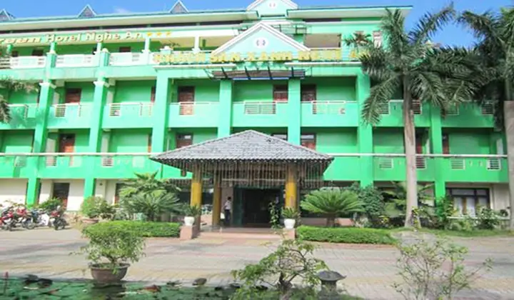 Khách Sạn Xanh