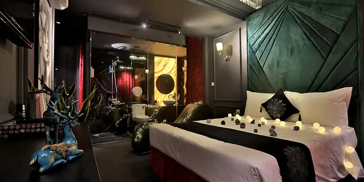 Charm Hotel