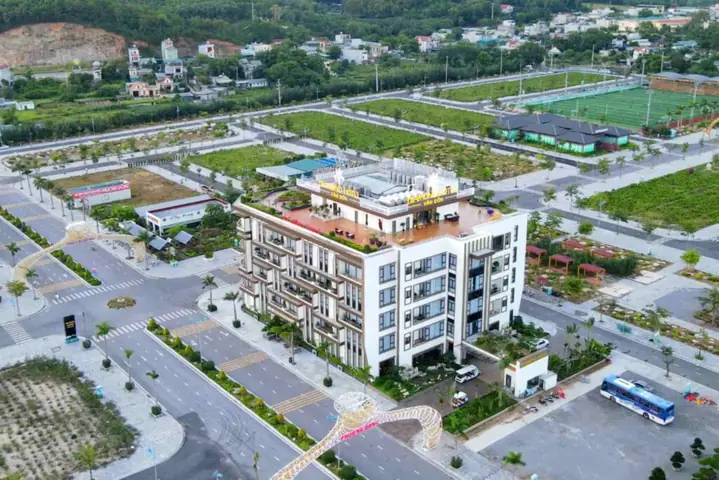 Diamond Hotel – Khu Đô Thị Phương Đông Vân Đồn
