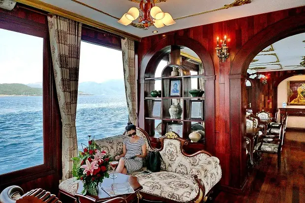 Du Thuyền Emperor Cruises Ha Long