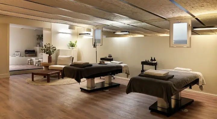 Hoạt Động Thư Giãn Và Chăm Sóc Sức Khỏe