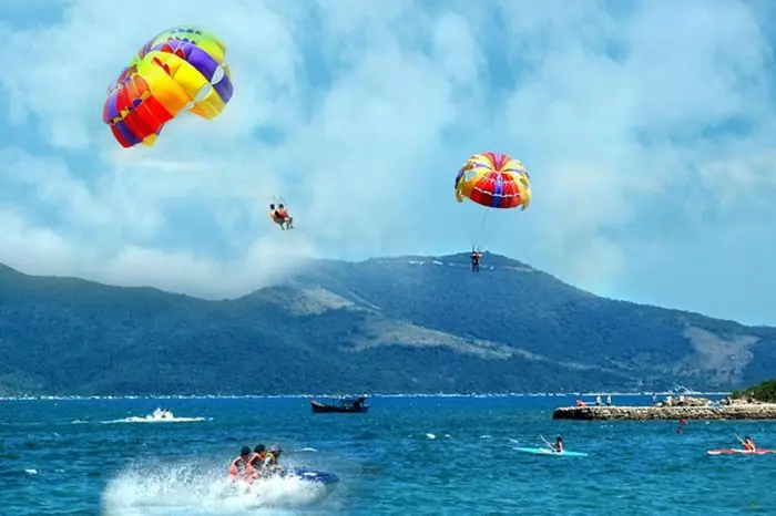 Chơi Dù Bay Tại Khu Du Lịch Con Sẻ Tre