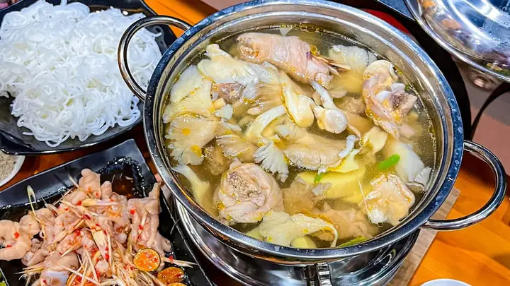 Nắng – Lẩu Gà Lá É Ngon Ở Tphcm
