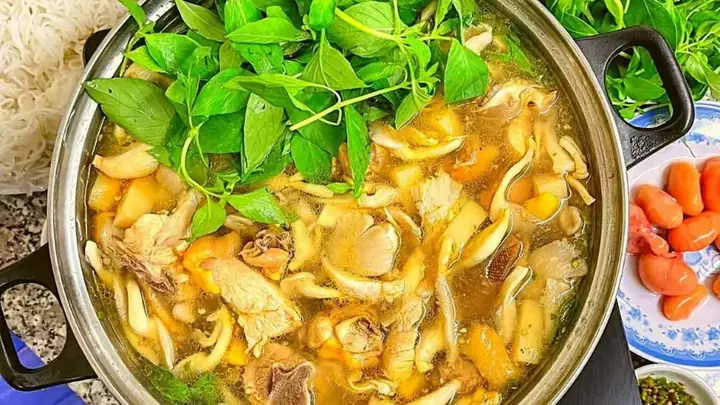 Top 7 Quán Lẩu Gà Lá É Ngon Ở Sài Gòn: Ăn Là “dính”!