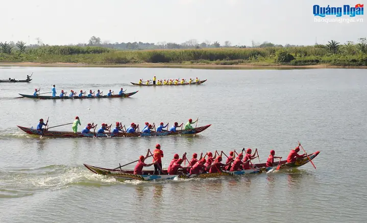 Đặc Sắc Lễ Hội Đua Thuyền Ở Xã Tịnh Long Đặc Sắc Lễ Hội Đua Thuyền Ở Xã Tịnh Long