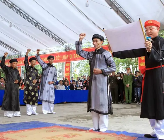 Vho- Sáng 18.2.2019, (ngày 14 Tháng Giêng Năm Kỷ Hợi), Tại Khu Di Tích Quốc Gia Đền - Chùa Hòa Liễu, Xã Thuận Thiên, Huyện Kiến Thụy, Tp Hải Phòng Diễn Ra Lễ Hội Minh Thề. Đây Là Lễ Hội Độc Đáo, Tái Dựng Các Nghi Lễ: Quan Thề Không Tham Nhũng Của Công, Dân Thề Sống Trung Thực Thẳng Thắn.