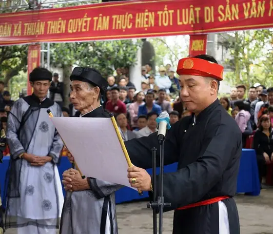 Vho- Sáng 18.2.2019, (ngày 14 Tháng Giêng Năm Kỷ Hợi), Tại Khu Di Tích Quốc Gia Đền - Chùa Hòa Liễu, Xã Thuận Thiên, Huyện Kiến Thụy, Tp Hải Phòng Diễn Ra Lễ Hội Minh Thề. Đây Là Lễ Hội Độc Đáo, Tái Dựng Các Nghi Lễ: Quan Thề Không Tham Nhũng Của Công, Dân Thề Sống Trung Thực Thẳng Thắn.
