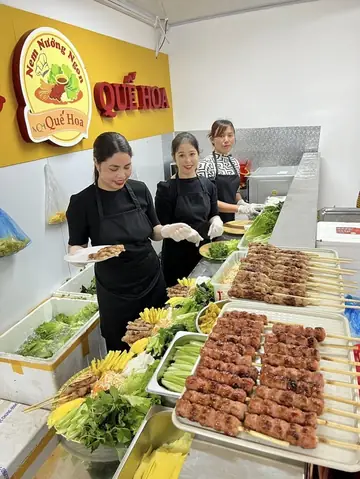 Quán Huế Hoa – Hương Vị Phố Cổ Đậm Đà Quán Huế Hoa – Hương Vị Phố Cổ Đậm Đà