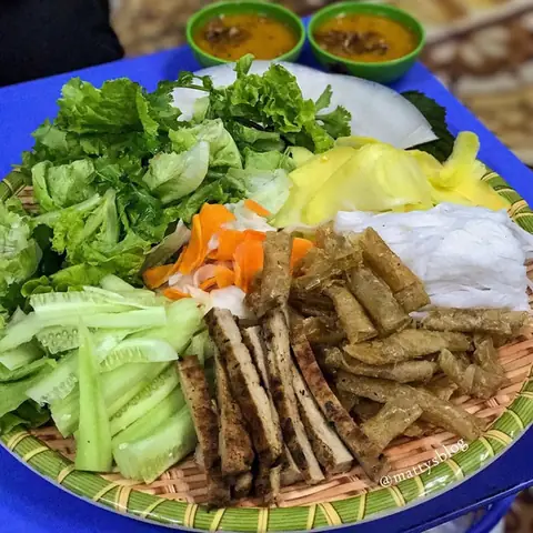Nem Nướng Cô Hơn – Không Gian Thân Mật Và Nước Sốt Đỉnh Cao Nem Nướng Cô Hơn – Không Gian Thân Mật Và Nước Sốt Đỉnh Cao