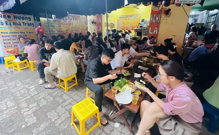 Nem Nướng Cô Ba Nha Trang – Nước Chấm Béo Ngậy Gây Nghiện Nem Nướng Cô Ba Nha Trang – Nước Chấm Béo Ngậy Gây Nghiện