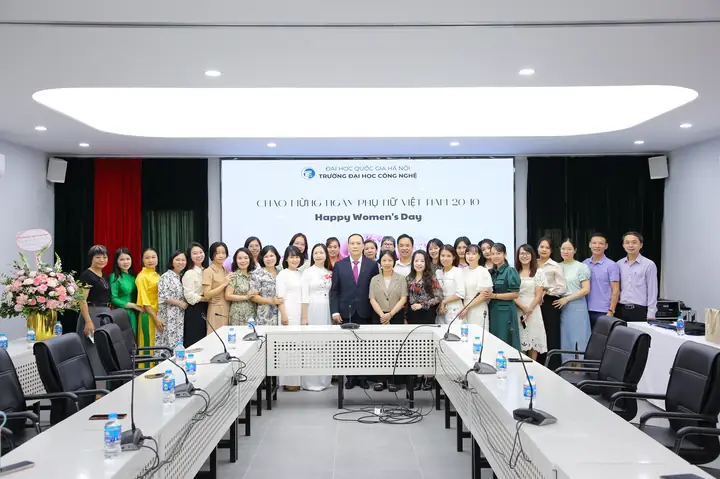 Ngày Phụ Nữ Việt Nam 20/10: Duyên Dáng Uet - Trường Đại Học ...