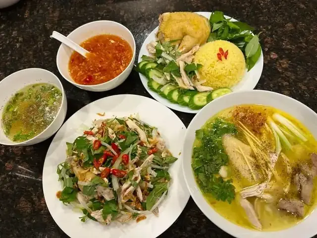 Quán Cơm Gà Ngon Nức Tiếng