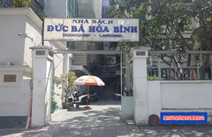 Nhà Sách Nhà Thờ Đức Bà Hòa Bình - Sài Gòn - Catholic Vietnam